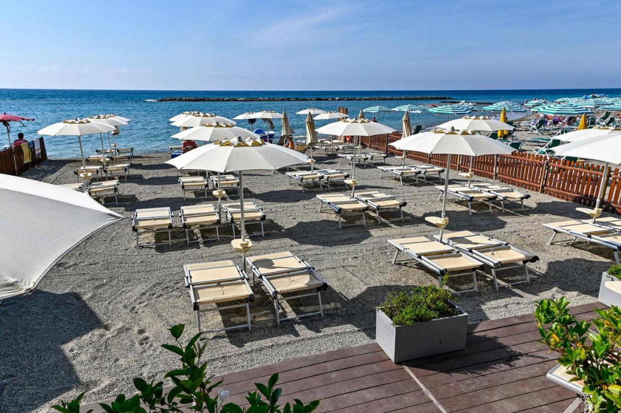 Hotel Delle Rose Сан Бартоломео ал Маре Екстериор снимка