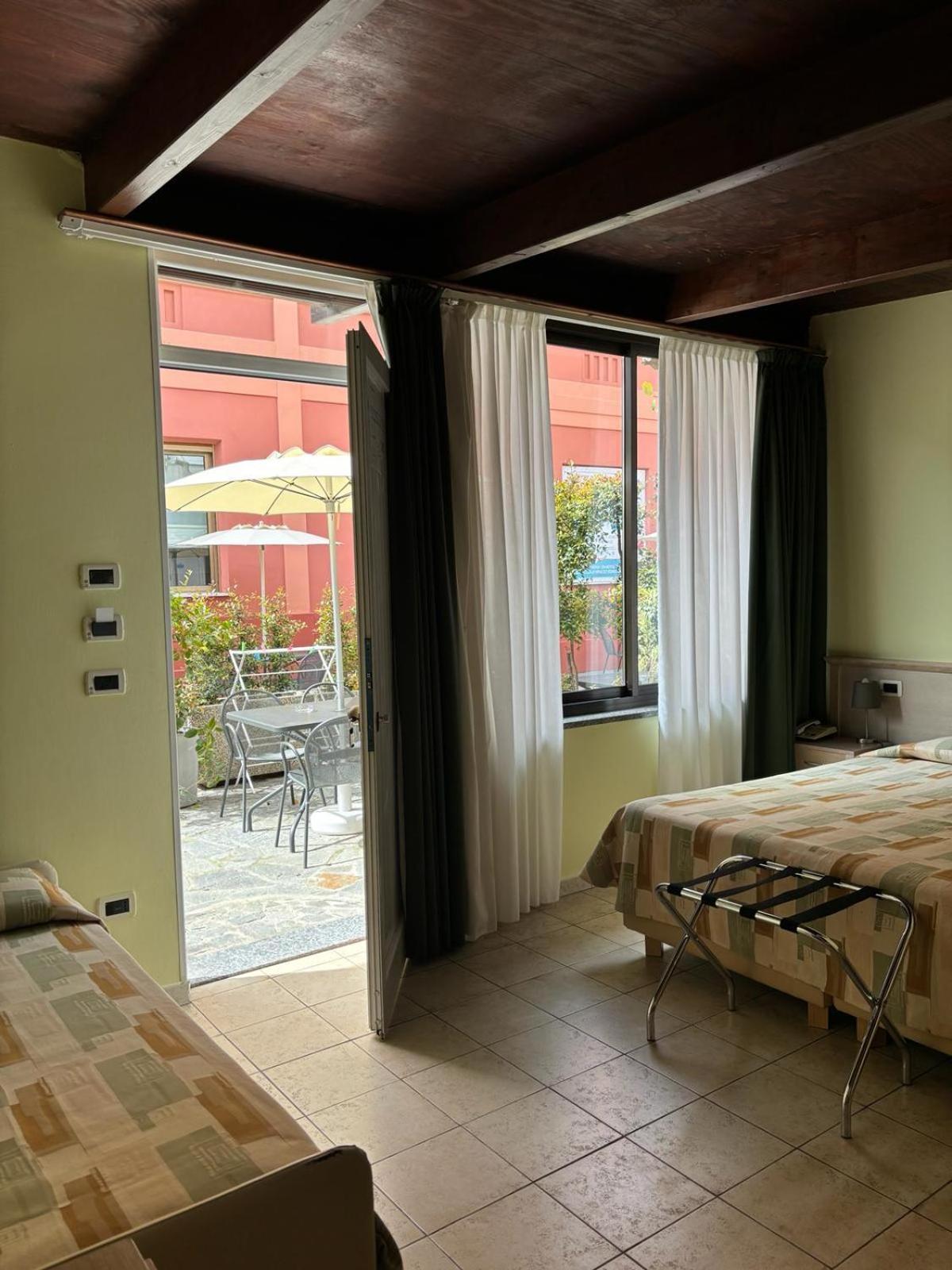 Hotel Delle Rose Сан Бартоломео ал Маре Екстериор снимка