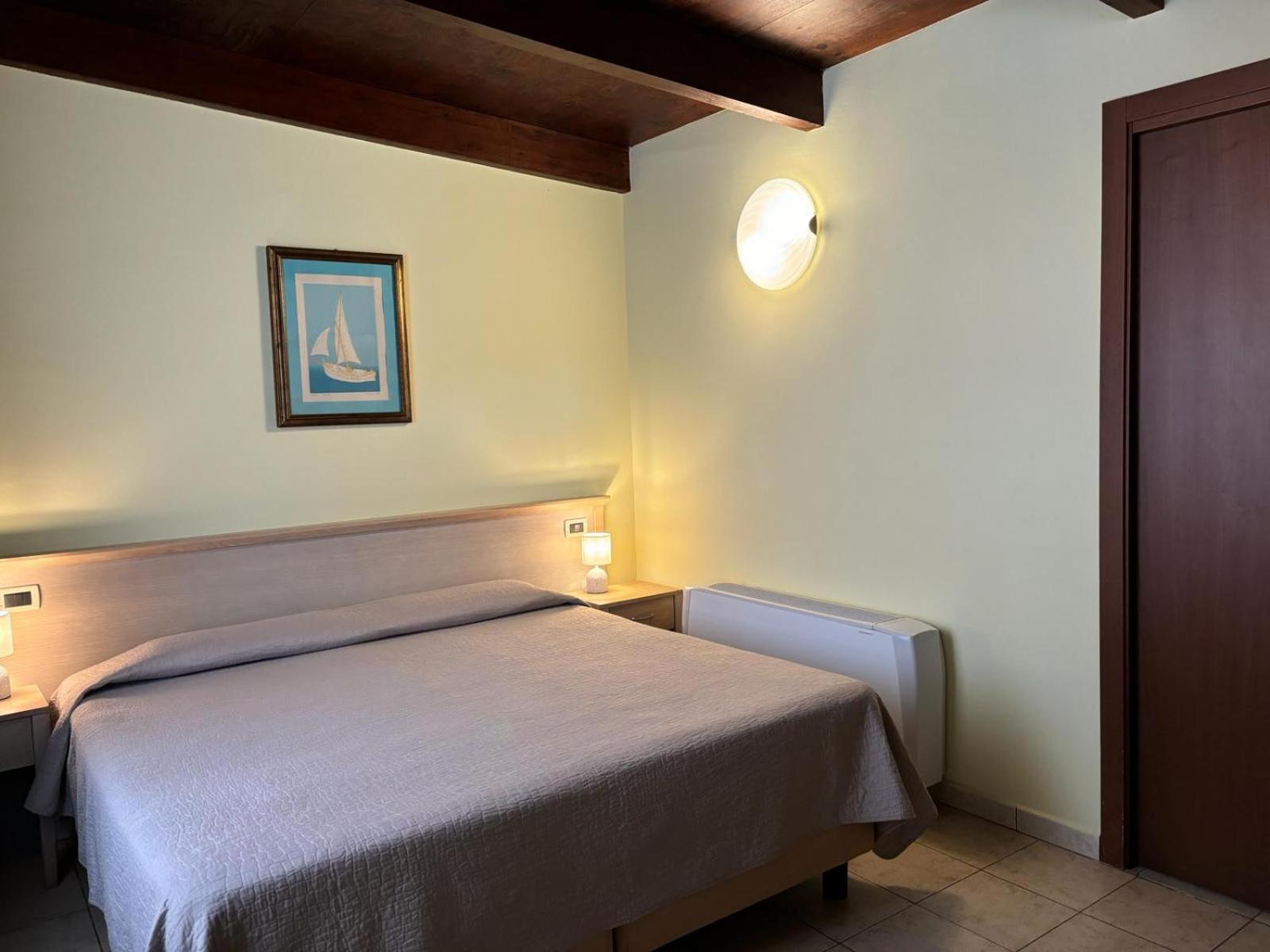 Hotel Delle Rose Сан Бартоломео ал Маре Екстериор снимка