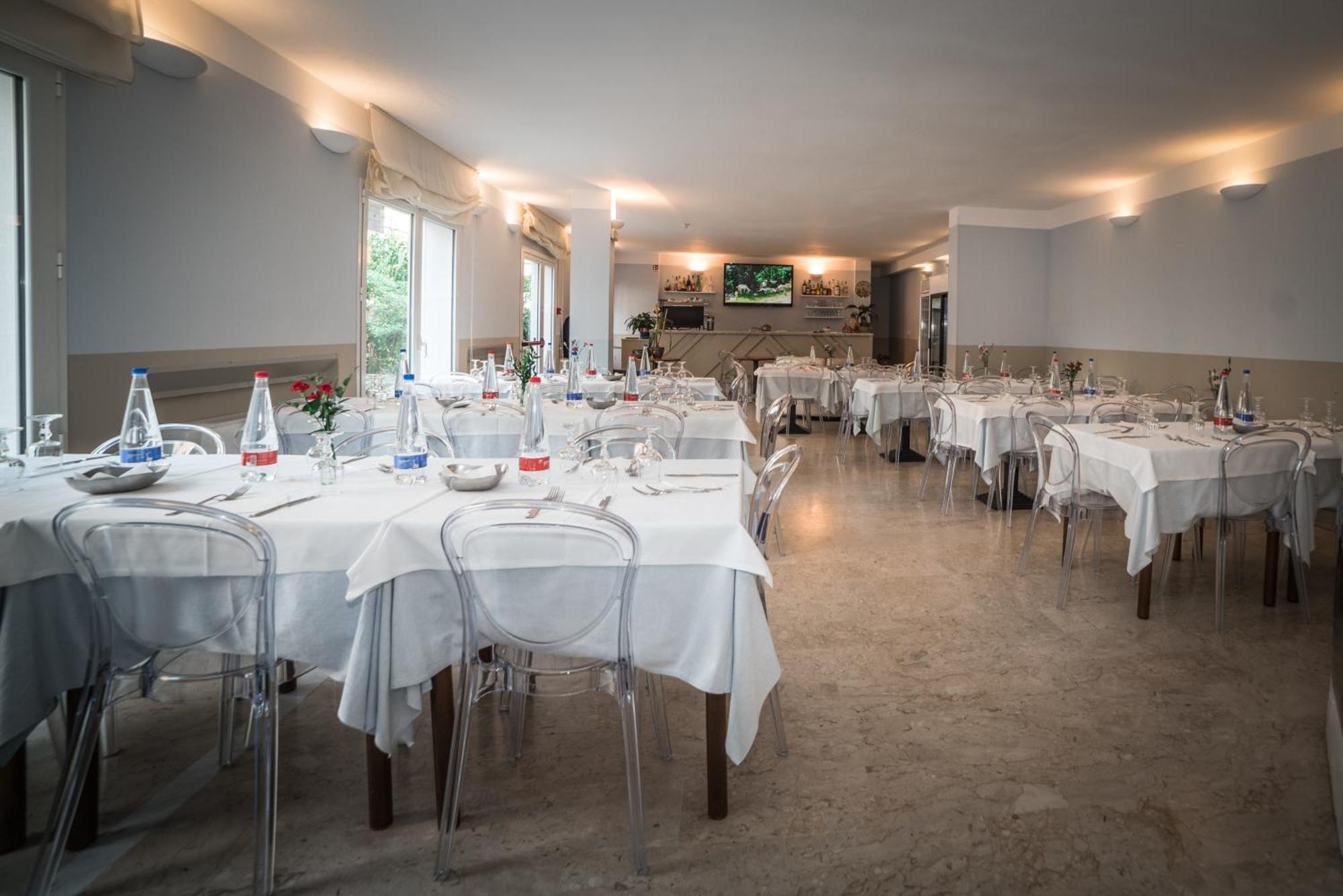Hotel Delle Rose Сан Бартоломео ал Маре Екстериор снимка