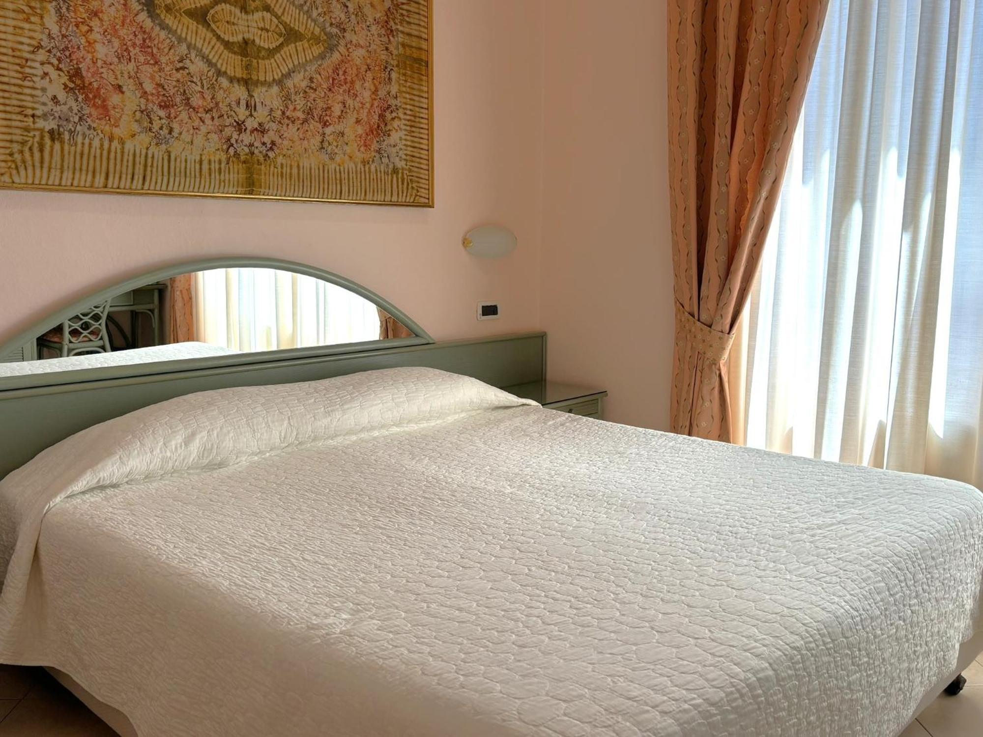 Hotel Delle Rose Сан Бартоломео ал Маре Екстериор снимка