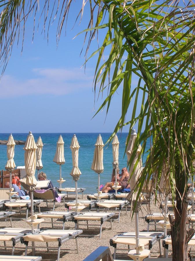 Hotel Delle Rose Сан Бартоломео ал Маре Екстериор снимка